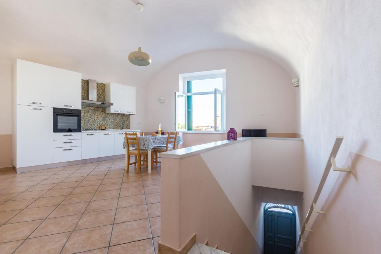 Tizzano House - La Marina Apartment โปรชิดา ภายนอก รูปภาพ