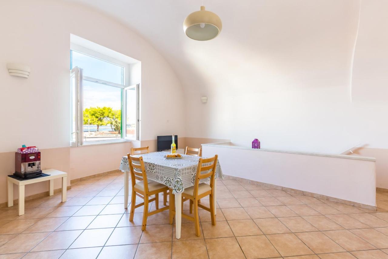 Tizzano House - La Marina Apartment โปรชิดา ภายนอก รูปภาพ